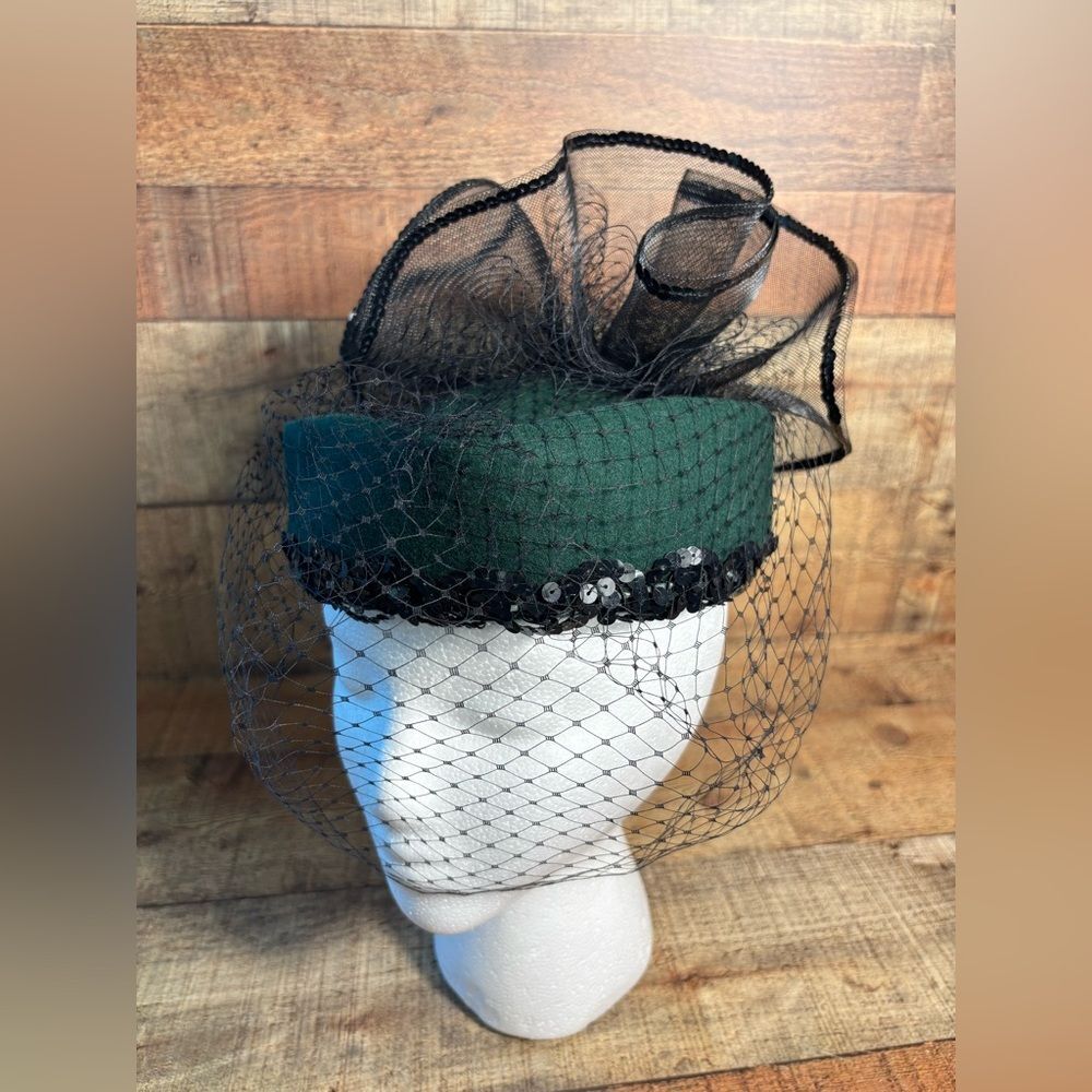 NWT Green Pillbox Jackie O. Hat Wool Felt w Net Wedding Sequins Vintage READ